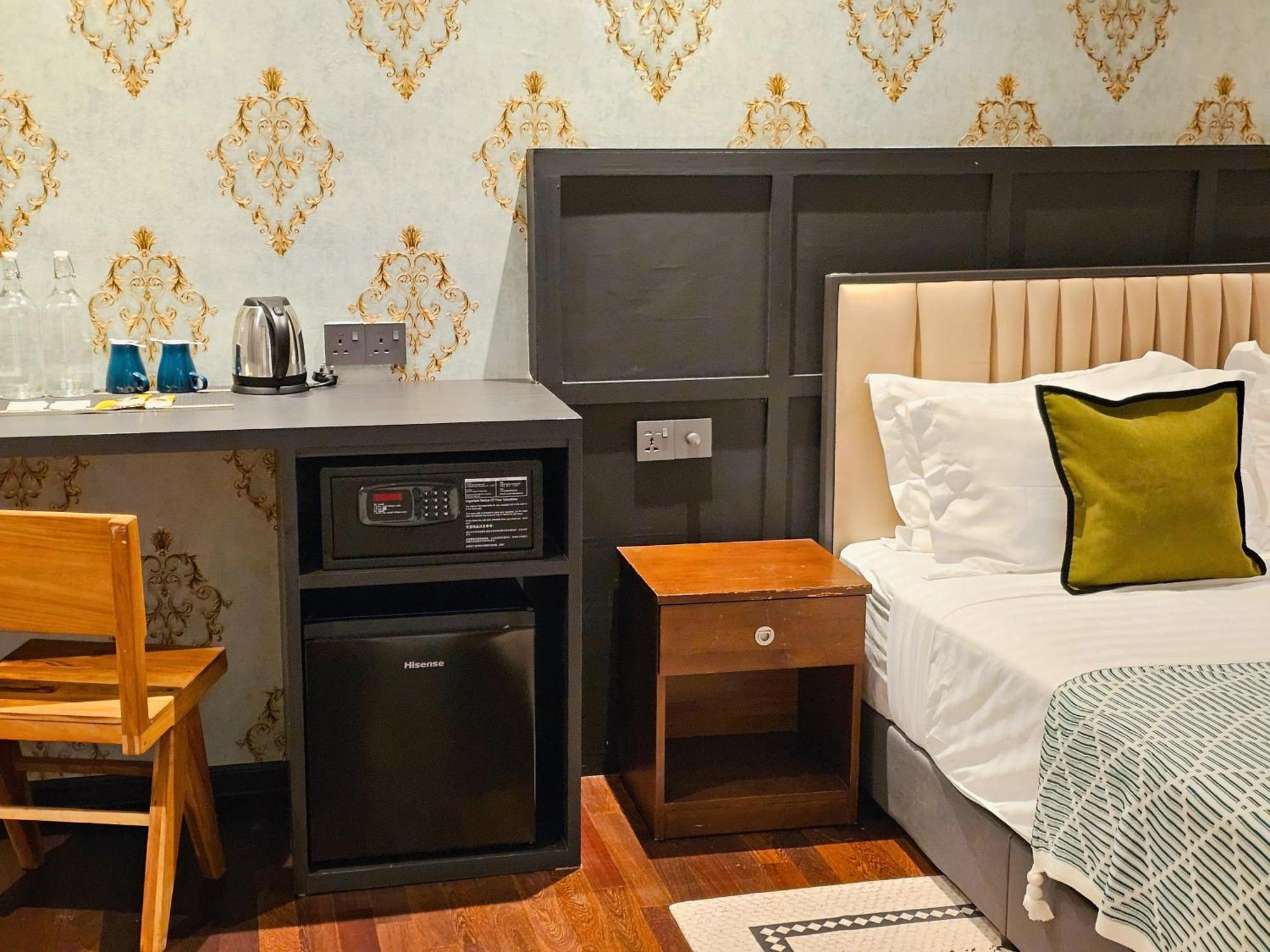 Carnarvon Suites By Reunion George Town Exteriör bild